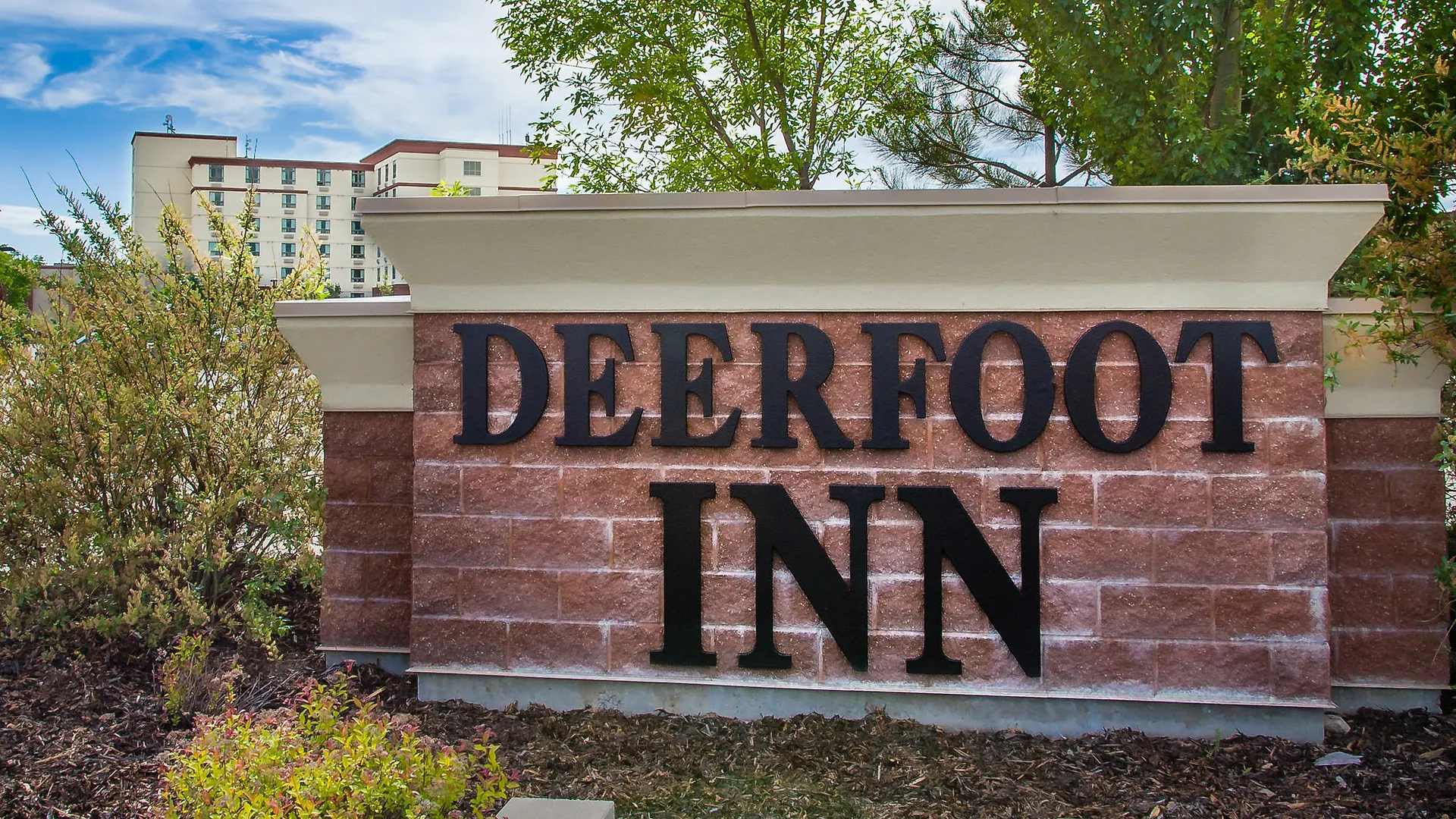 Hotel Deerfoot Inn And Casino Calgary